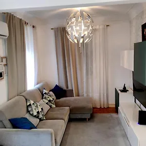 memo-moscavide-guest-house.hotels-lisbon-portugal.com/